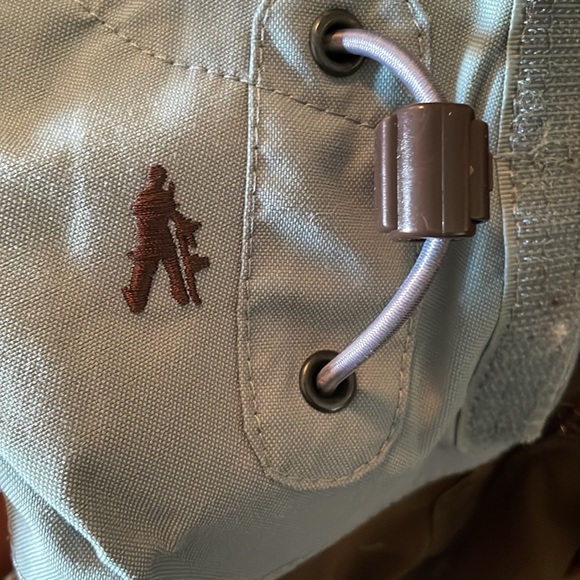 Boys Burton snowboarding jacket and pants - Picture 6 of 16